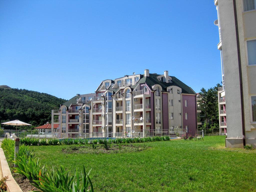 Каварна Хилс Апартаменти - Kavarna Hills Apartments Dış mekan fotoğraf
